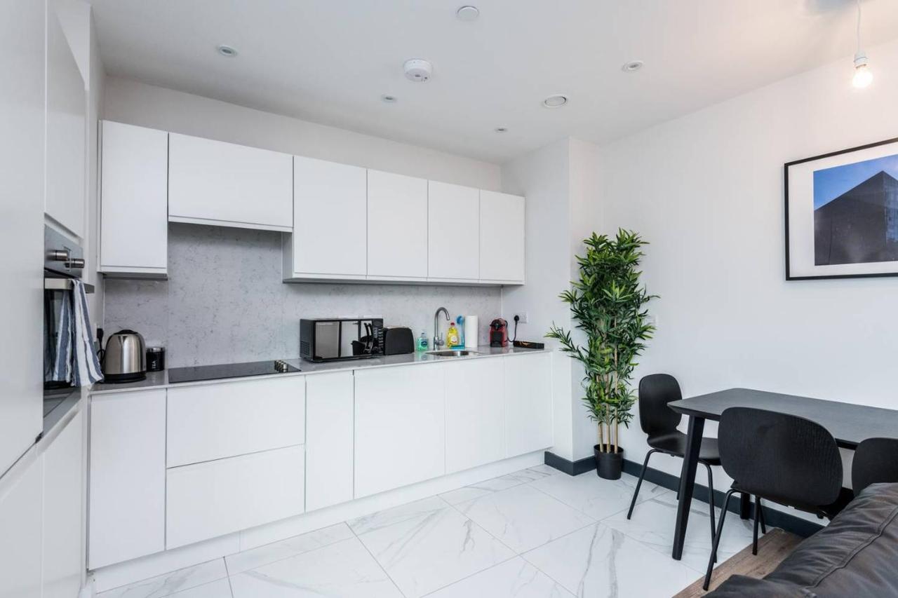 Waterfront Apartment With View Of Liver Building Ливърпул Екстериор снимка
