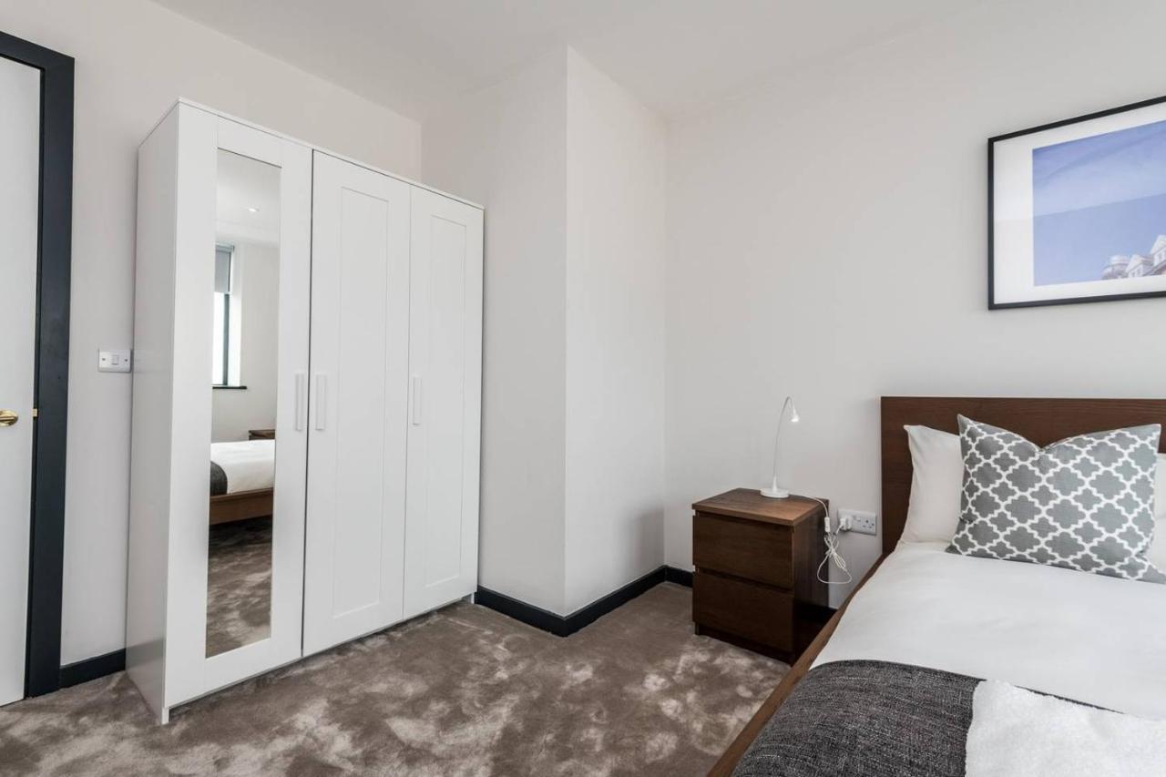Waterfront Apartment With View Of Liver Building Ливърпул Екстериор снимка